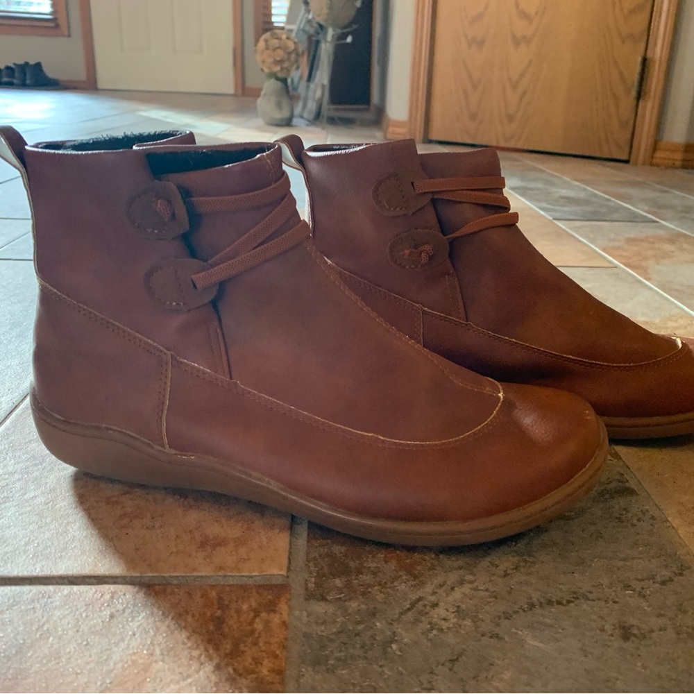 Ladies tan Ankle boots